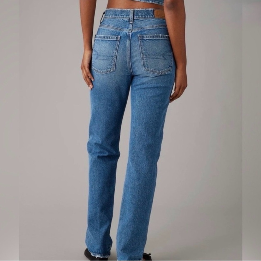 American Eagle | Medium-Wash Denim Super High-Rise Stretch Straight Jeans Sz 10 - Picture 2 of 16